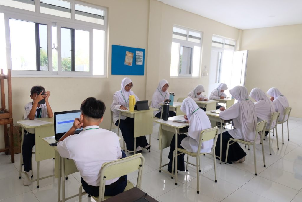 ASTS Ganjil 2026/2027 Berjalan Tertib, Siswa Kerjakan Soal Berbasis Digital